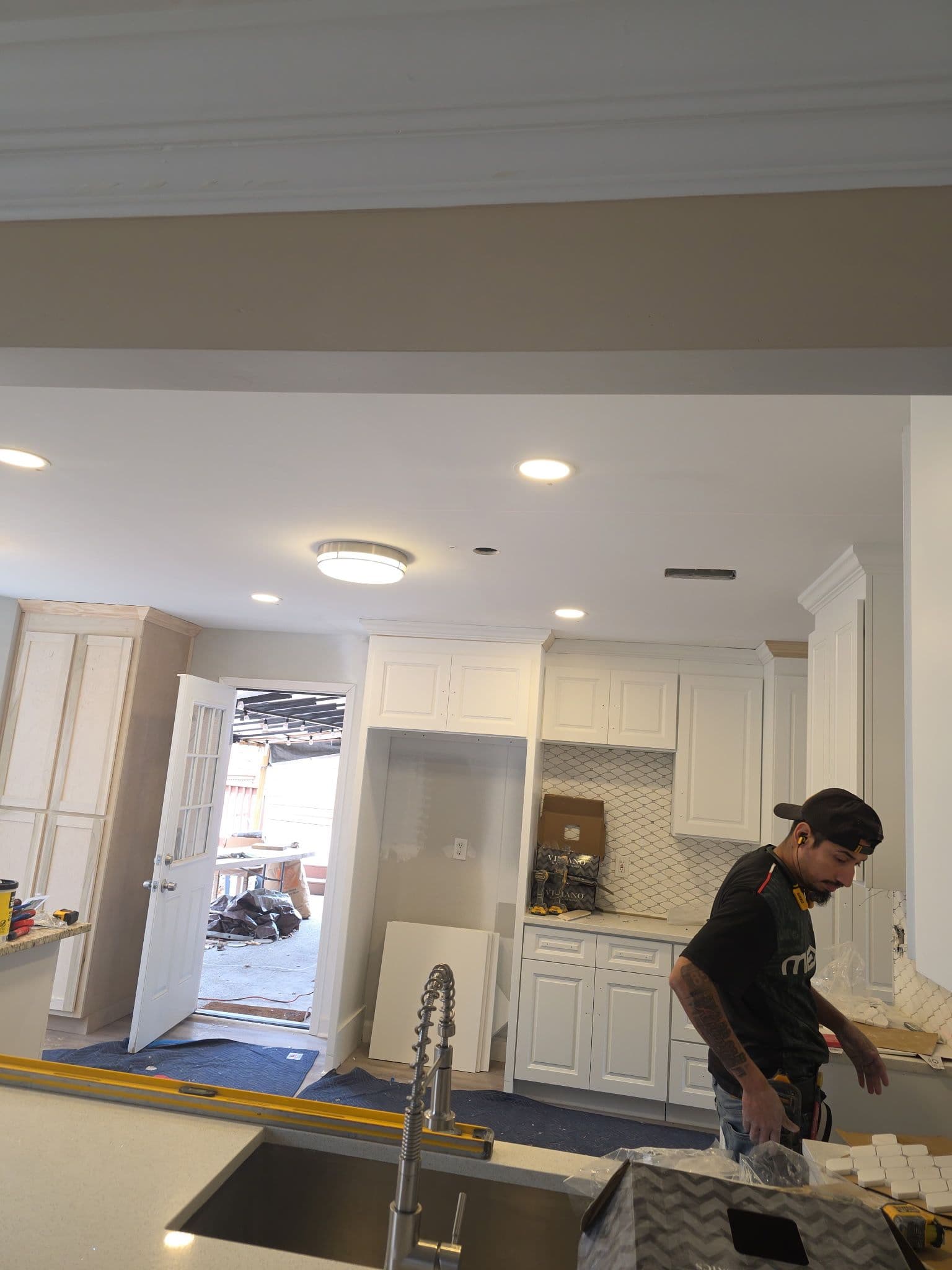 Gallery photos for Stunning Kitchen Lighting Installation: Image #1